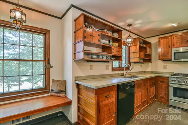 Leicester, NC 28748,432 Turkey Creek RD
