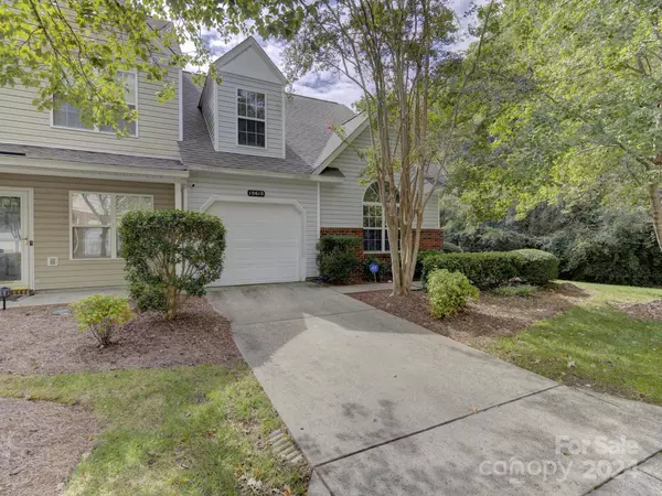 Charlotte, NC 28216,10610 Sleigh Bell LN