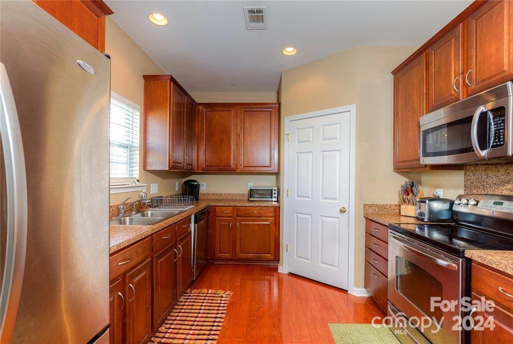 Charlotte, NC 28214,536 Knothole LN