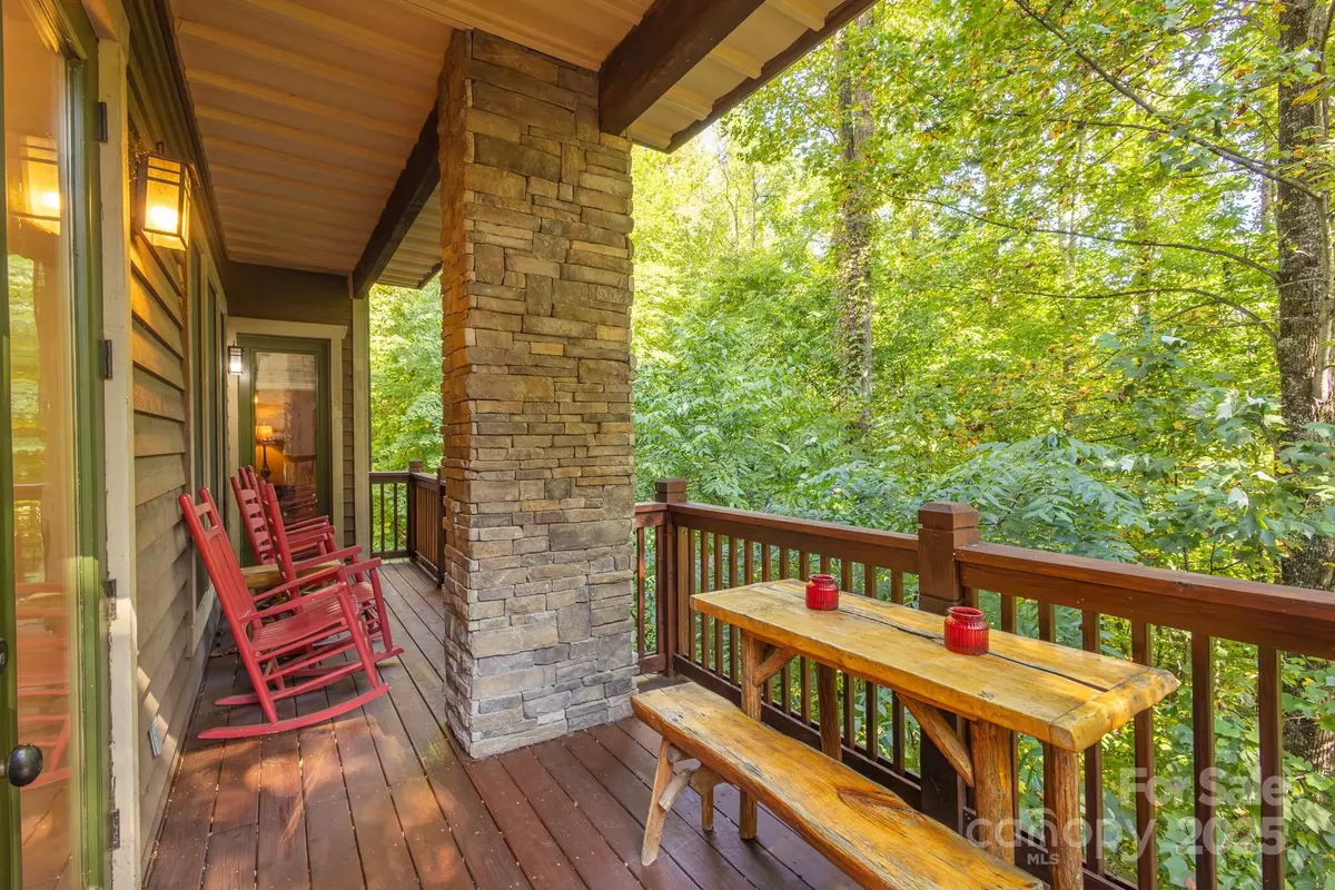 Tuckasegee, NC 28783,150-2 Saddle Notch LN