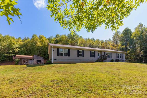 2980 Cabin Creek RD, Zirconia, NC 28790