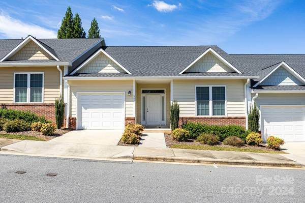 202 Ivy CT, Morganton, NC 28655