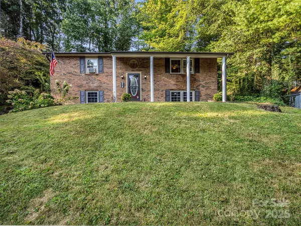 Hendersonville, NC 28791,214 Hyder View DR