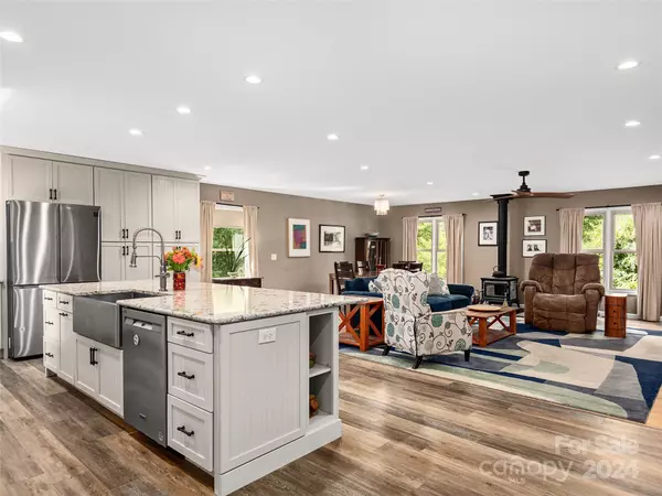 Fairview, NC 28730,4 Lynnette DR