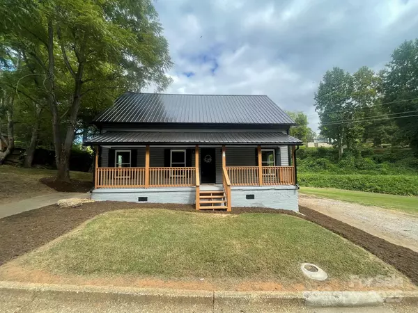 202 Hickory ST, Granite Falls, NC 28630