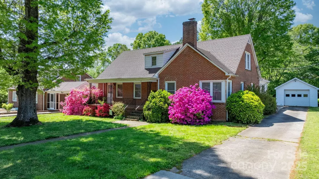 112 S 2nd AVE, Maiden, NC 28650