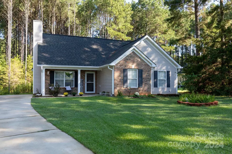 222 Henson LN, Mcconnells, SC 29726