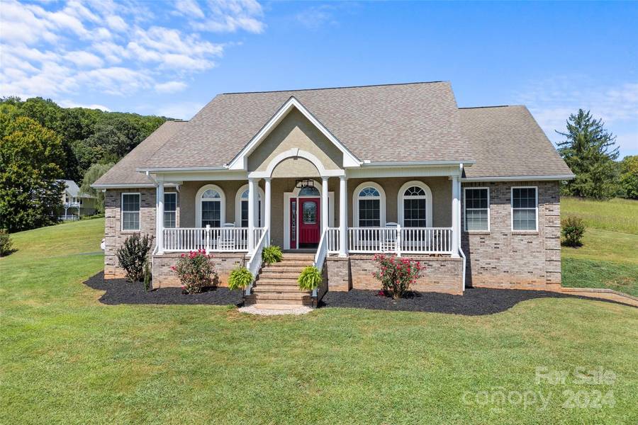 4 Arborwood TRL, Candler, NC 28715