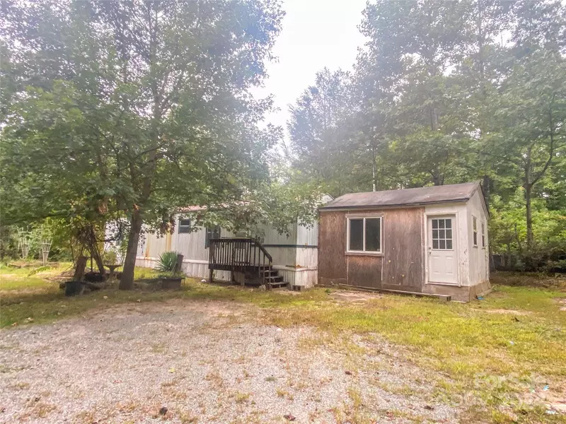 17 Howell RD, Brevard, NC 28712