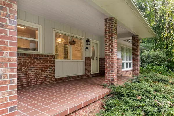 Tryon, NC 28782,60 Longbranch LN