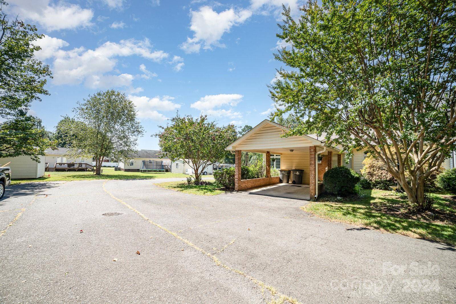 Kannapolis, NC 28083,628 Breckenridge RD