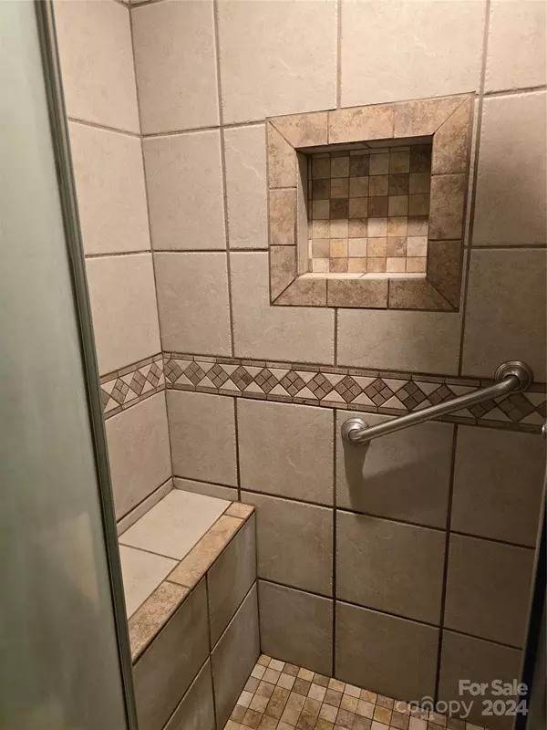 Troutman, NC 28166,260 Klutz ST