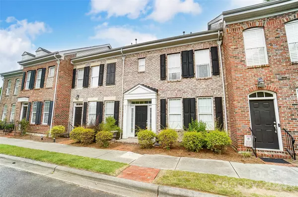 8673 Beaver Creek DR, Charlotte, NC 28269