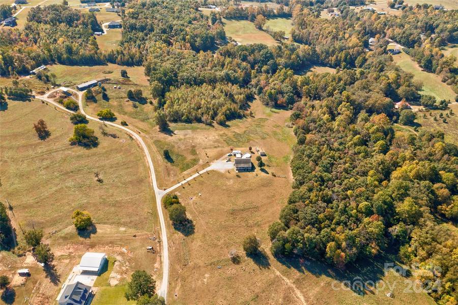 000 Hilltop Farm LN, Forest City, NC 28043