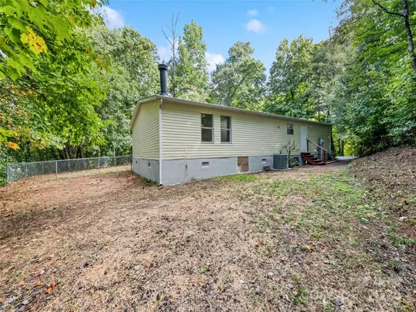 Sylva, NC 28779,222 Puffy LN