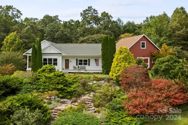 50 Brock Creek RD, Horse Shoe, NC 28742