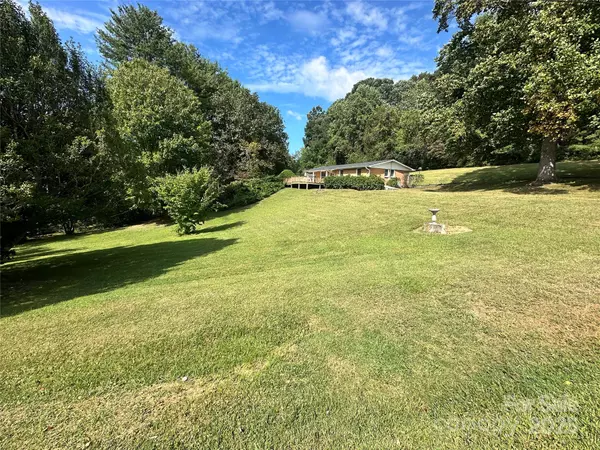 Swannanoa, NC 28778,236 Mountain Crest RD