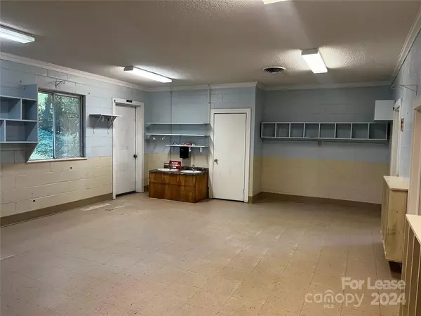 Hickory, NC 28601,925 5th ST NE #15