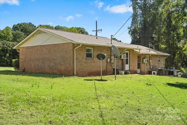 Terrell, NC 28682,4251 Kiser Island RD