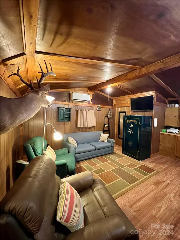 Dobson, NC 27017,118 Walkabout TRL