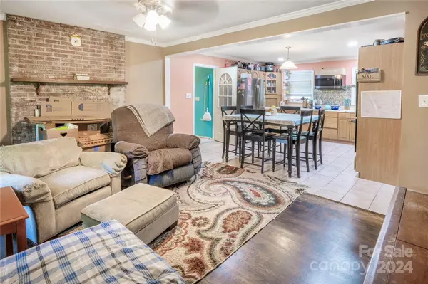 Statesville, NC 28625,140 Steep LN