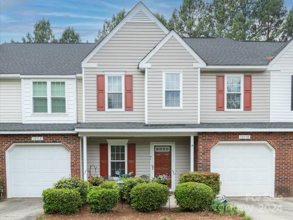 10110 University Park LN, Charlotte, NC 28213