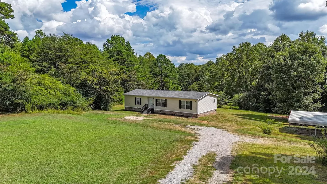 63 Tar Heel LN, Columbus, NC 2872