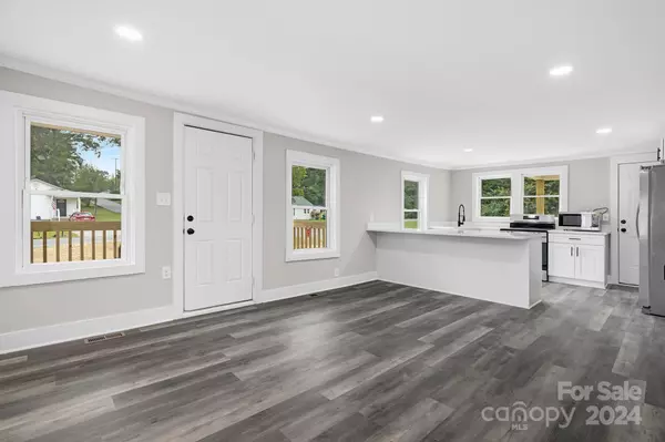 Bessemer City, NC 28016,222 E Boston AVE