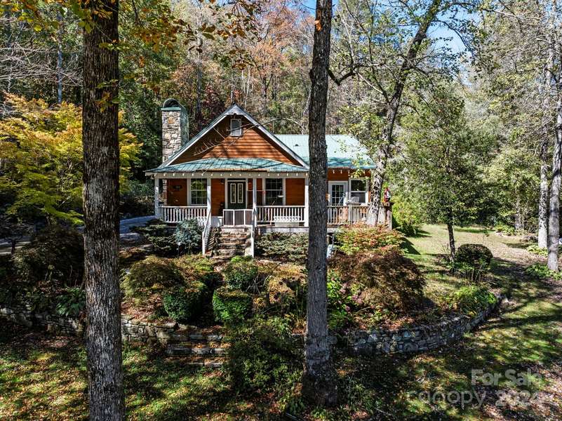 1051 Kim Miller RD, Lake Toxaway, NC 28747