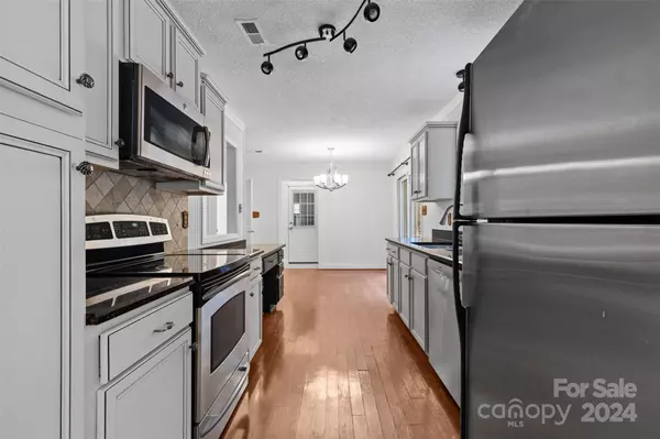 Matthews, NC 28105,923 Somersby LN