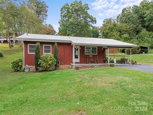 769 East ST, Waynesville, NC 28786