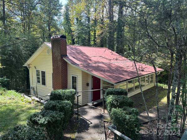 271 Lake Sega RD, Brevard, NC 28712