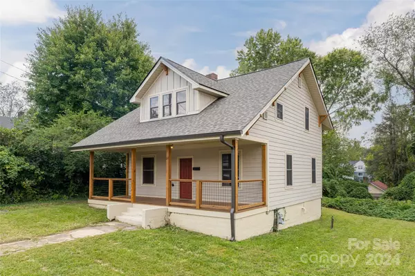 Asheville, NC 28801,22 Pine Grove AVE