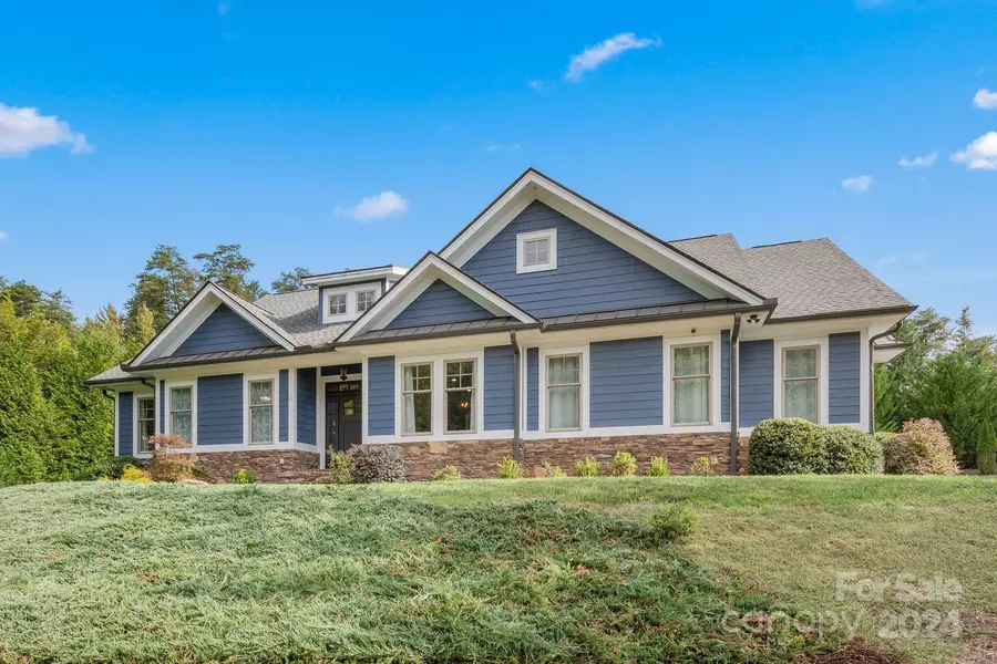 27 Meadowood CT, Tryon, NC 28782