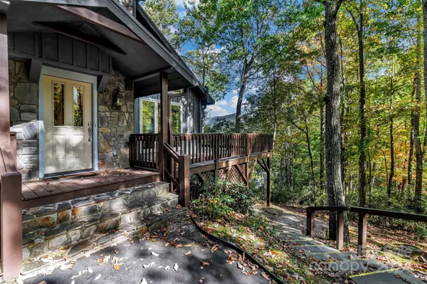 Maggie Valley, NC 28751,122 Kings Ridge RD