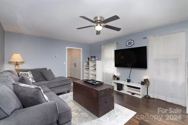Harrisburg, NC 28075,734 Willow LN