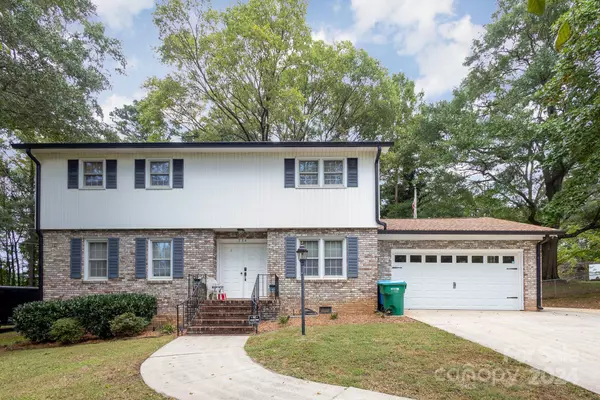 Harrisburg, NC 28075,734 Willow LN