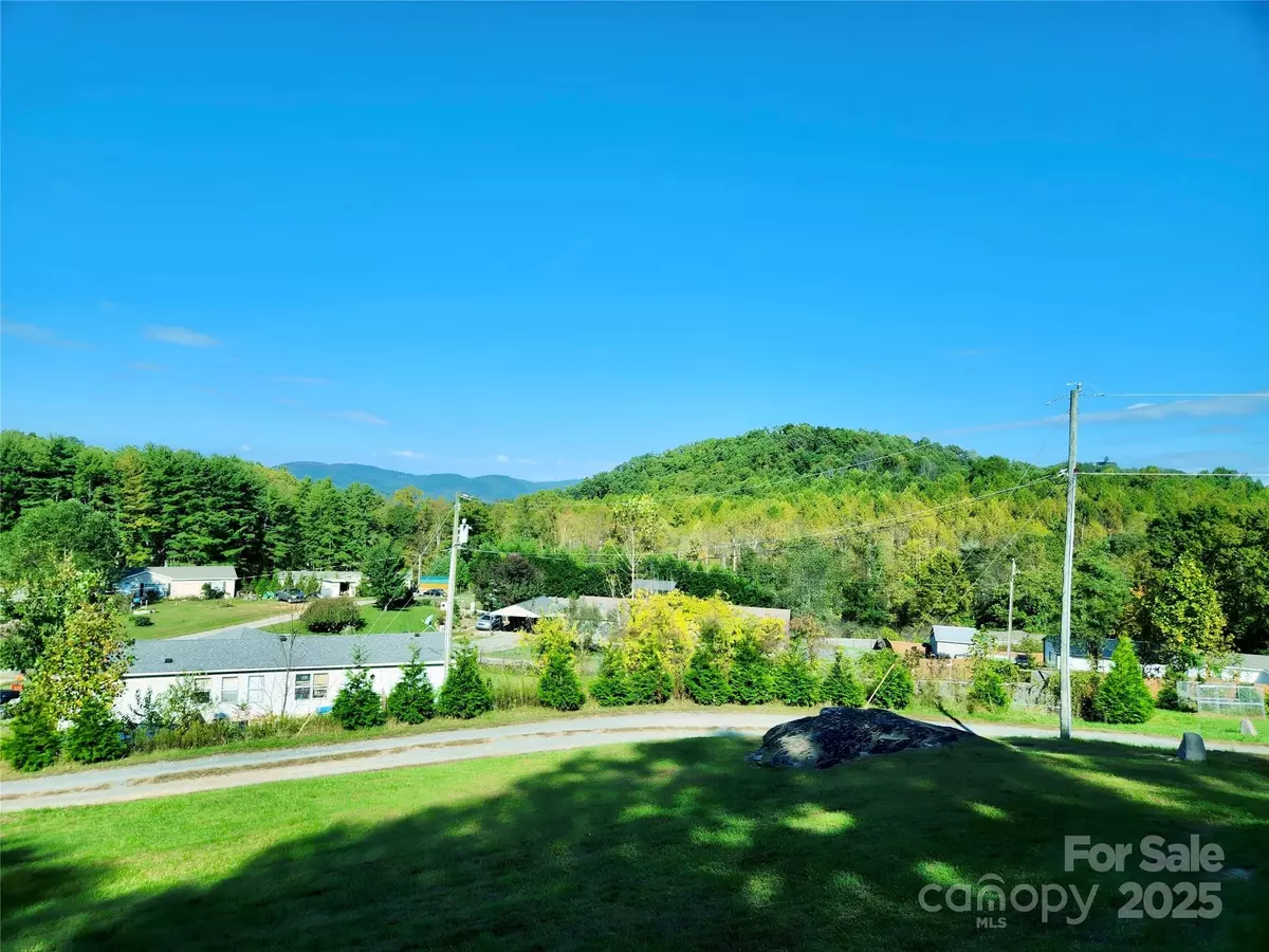 Hendersonville, NC 28792,36 Whisper Mountain RD