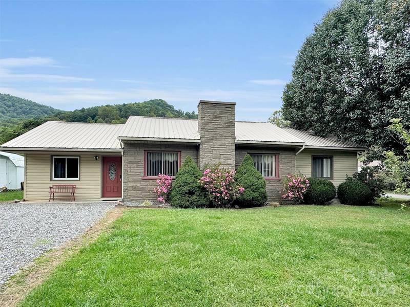 1208 Allens Creek RD, Waynesville, NC 28786