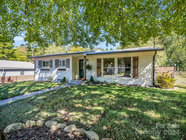 Swannanoa, NC 28778,110 Scenic View DR