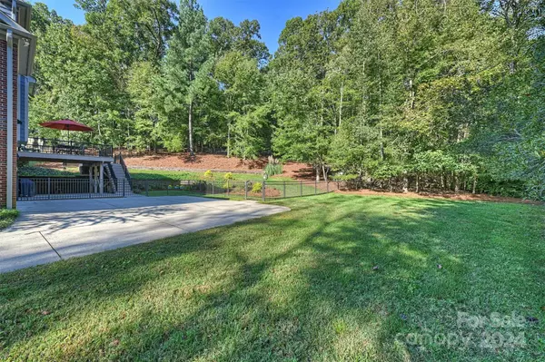 Matthews, NC 28105,205 Rosedale LN