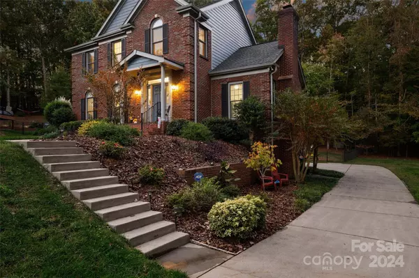 Matthews, NC 28105,205 Rosedale LN