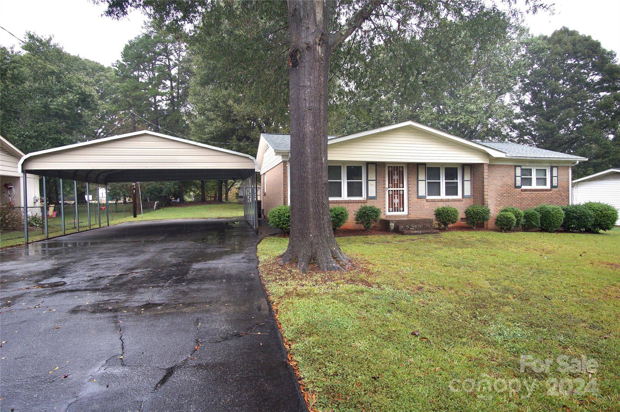 Kannapolis, NC 28081,1934 Normandy RD