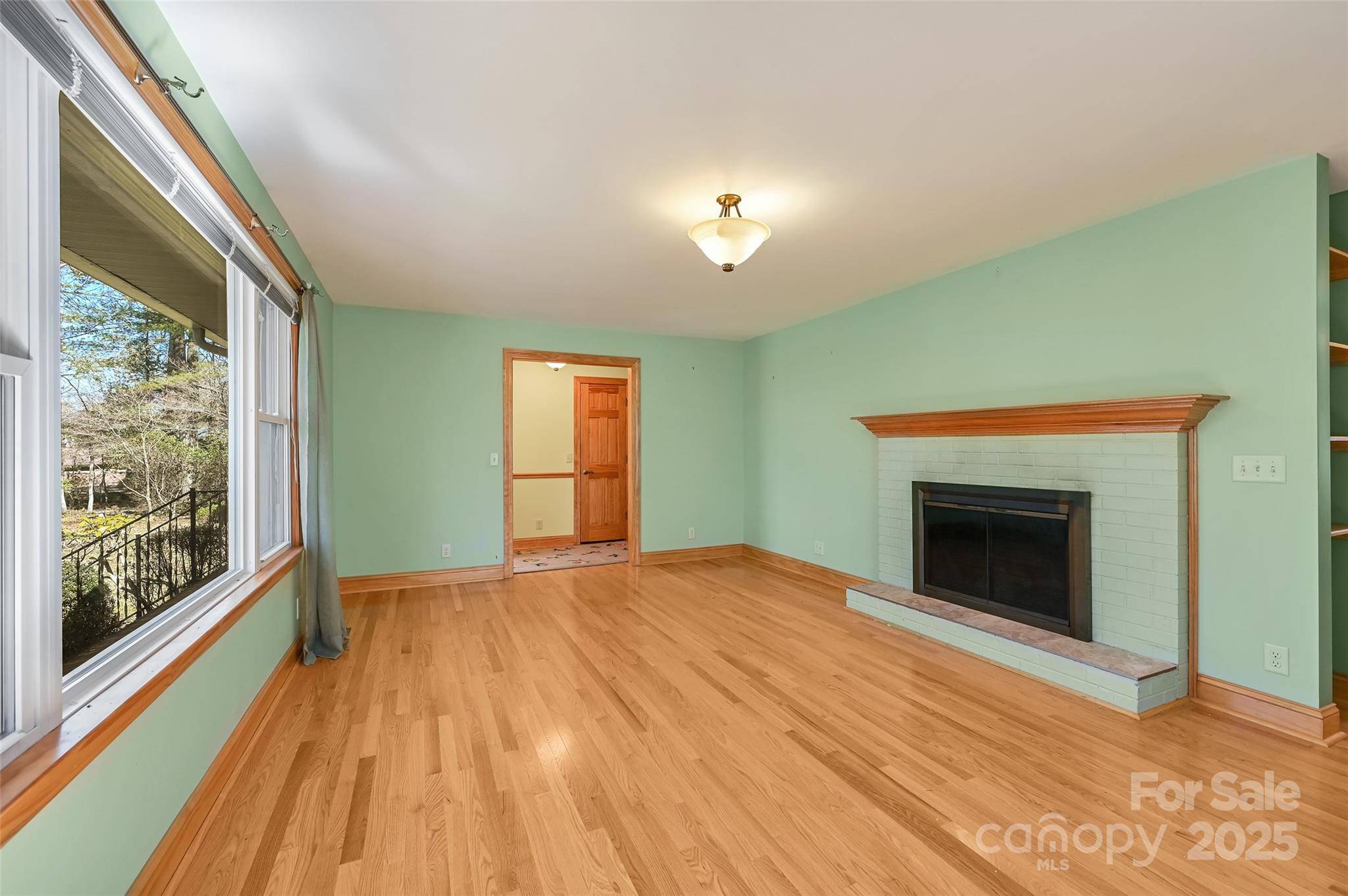 Hendersonville, NC 28792,109 Balsam RD