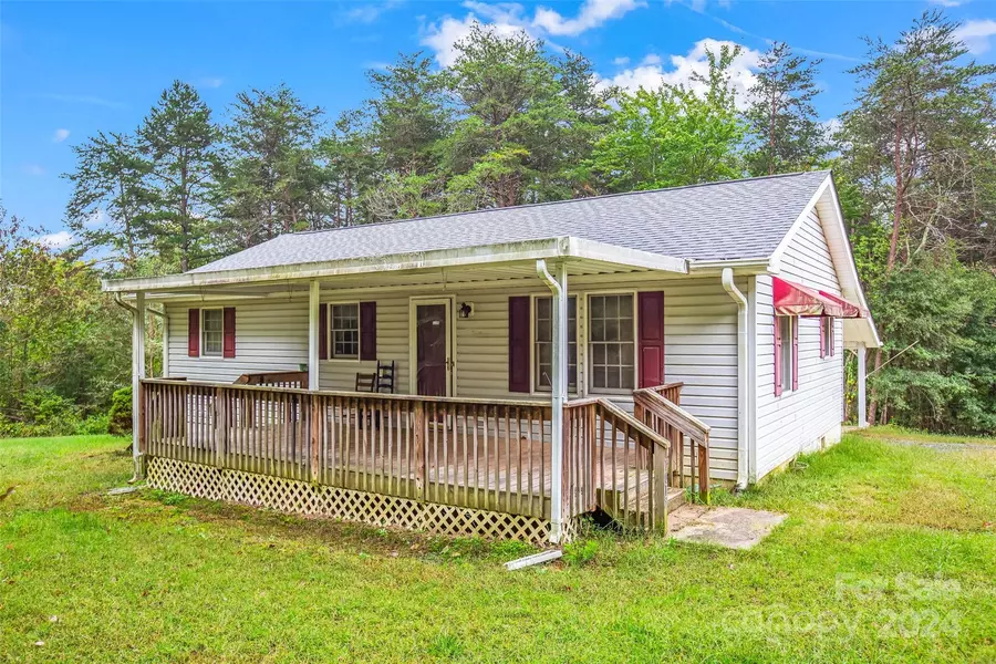 1015 Clubb Farm RD, Danbury, NC 27016