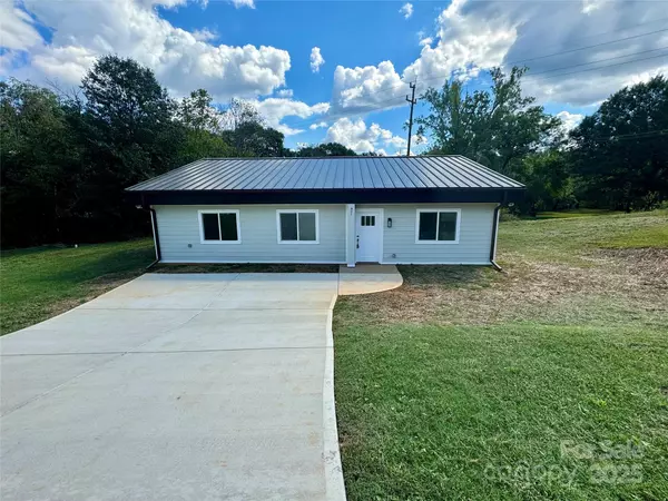 Shelby, NC 28152,901 Linney LN