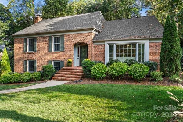 2925 Hinsdale ST,  Charlotte,  NC 28210