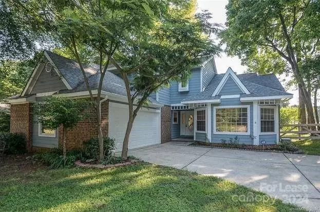 10418 Fairway Ridge RD, Charlotte, NC 28277