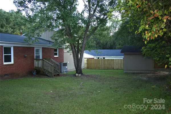 Kershaw, SC 29067,104 S Rollins DR