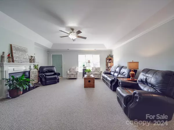 Gastonia, NC 28054,564 Royalty CT
